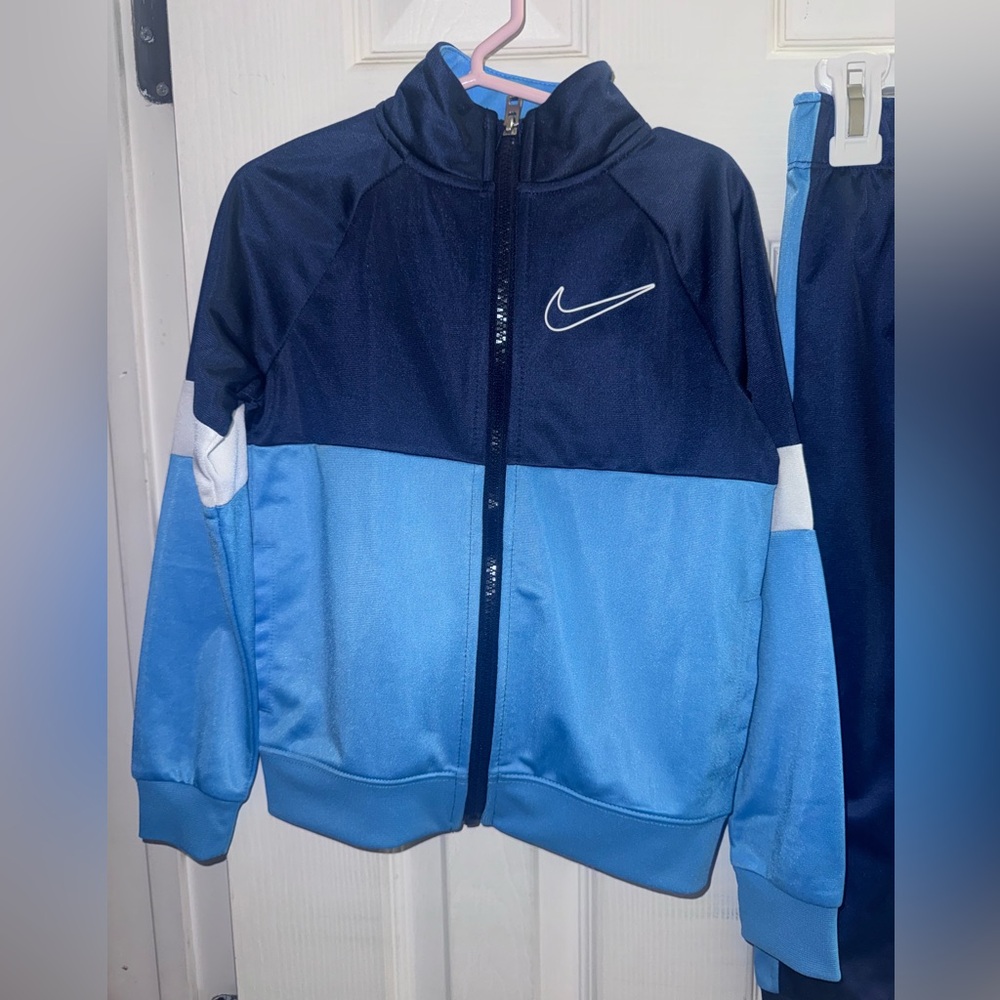 Nike Boys 4T 2-Piece Track Set Blue Colorblock Zip Jacket Jogger Pants - Picture 3 of 7